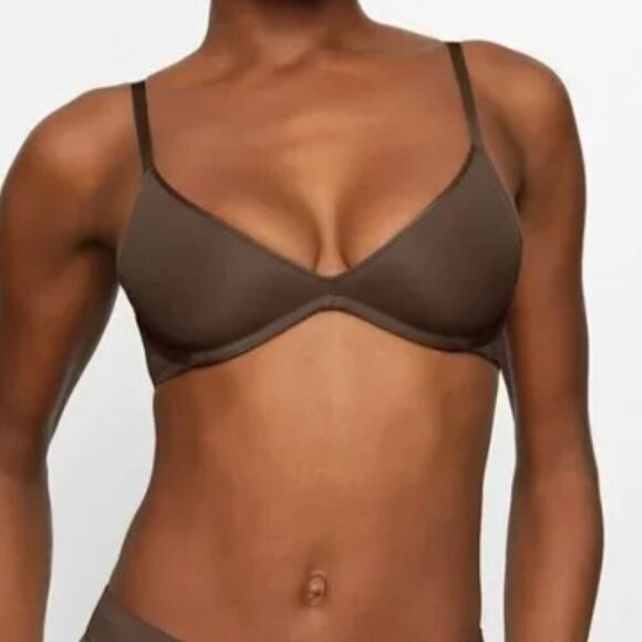 SKIMS Other - NWT SKIMS Weightless Scoop Bra - Espresso 40DD